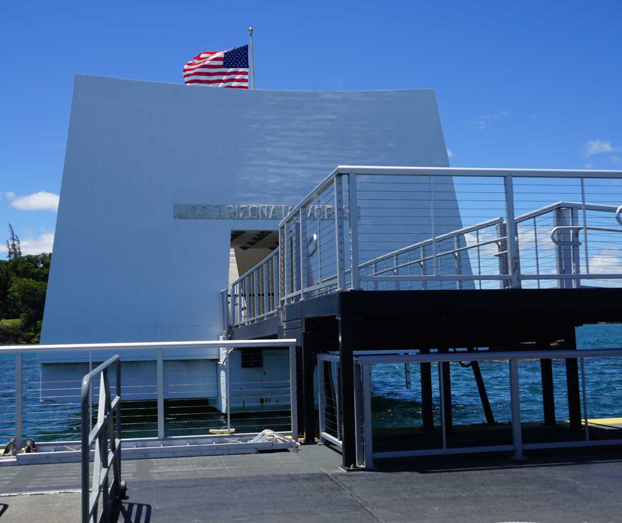 USS_Arizona_Oahu_hawaii
